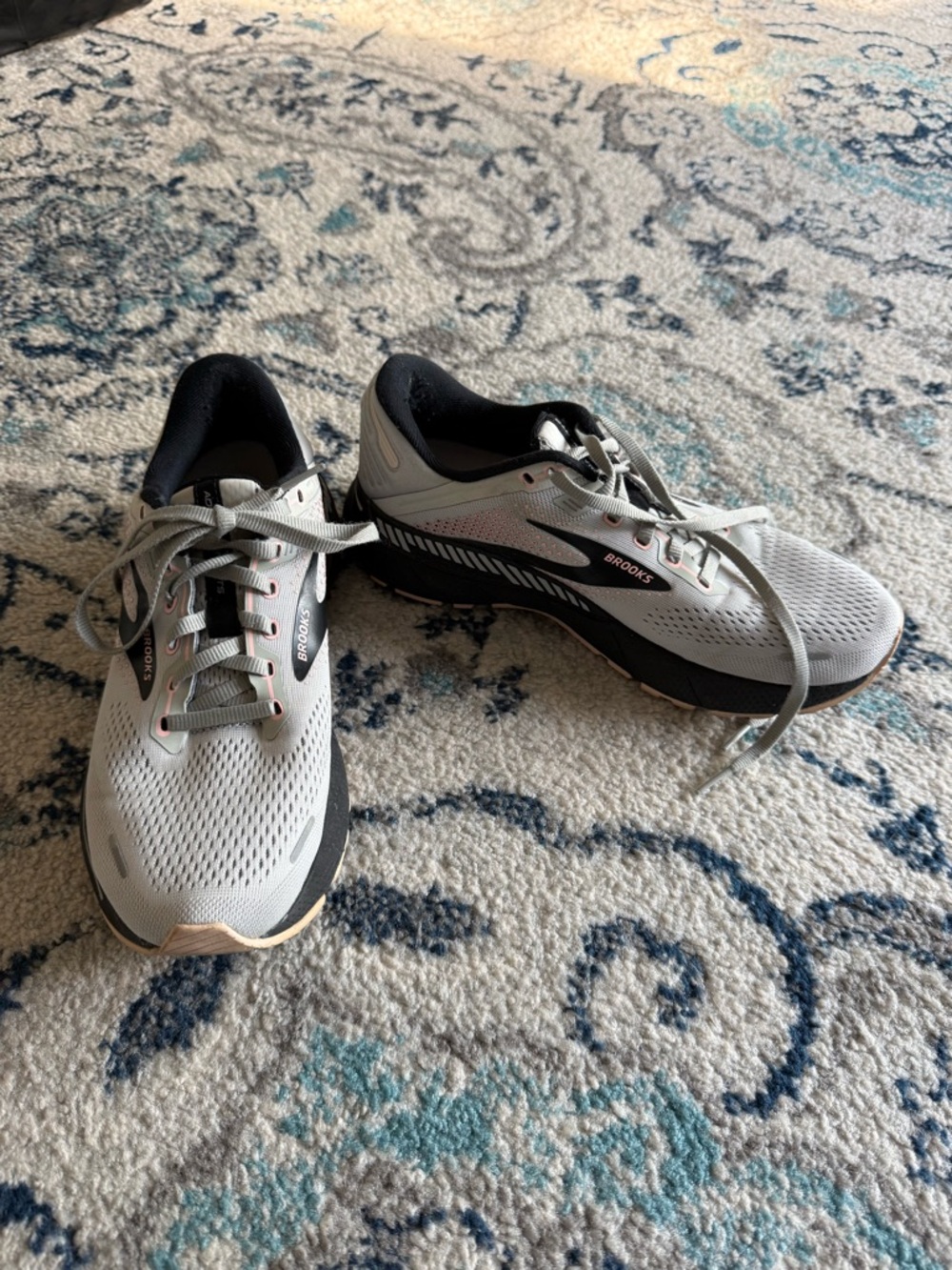 Brooks Light Gray Running Sneakers with Black and Tan Accents